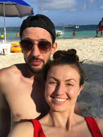 Leandro Olmos y su novia,