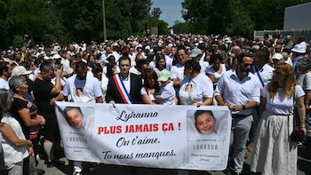 Conmoción en Francia por el asesinato de una niña de 11 años: miles de personas marcharon en silencio para exigir justicia
