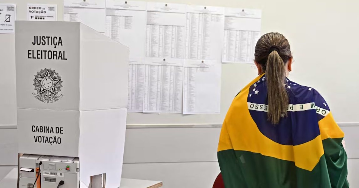 Photo: Infobae Brazil holds first round of general elections with strict security