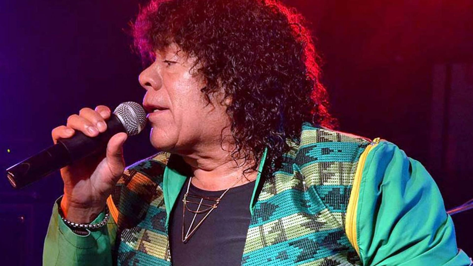 El cantante destaca que realiza ayuno intermitente de 16 o 17 horas, con la última comida alrededor de las 18:30 o 19:00 horas