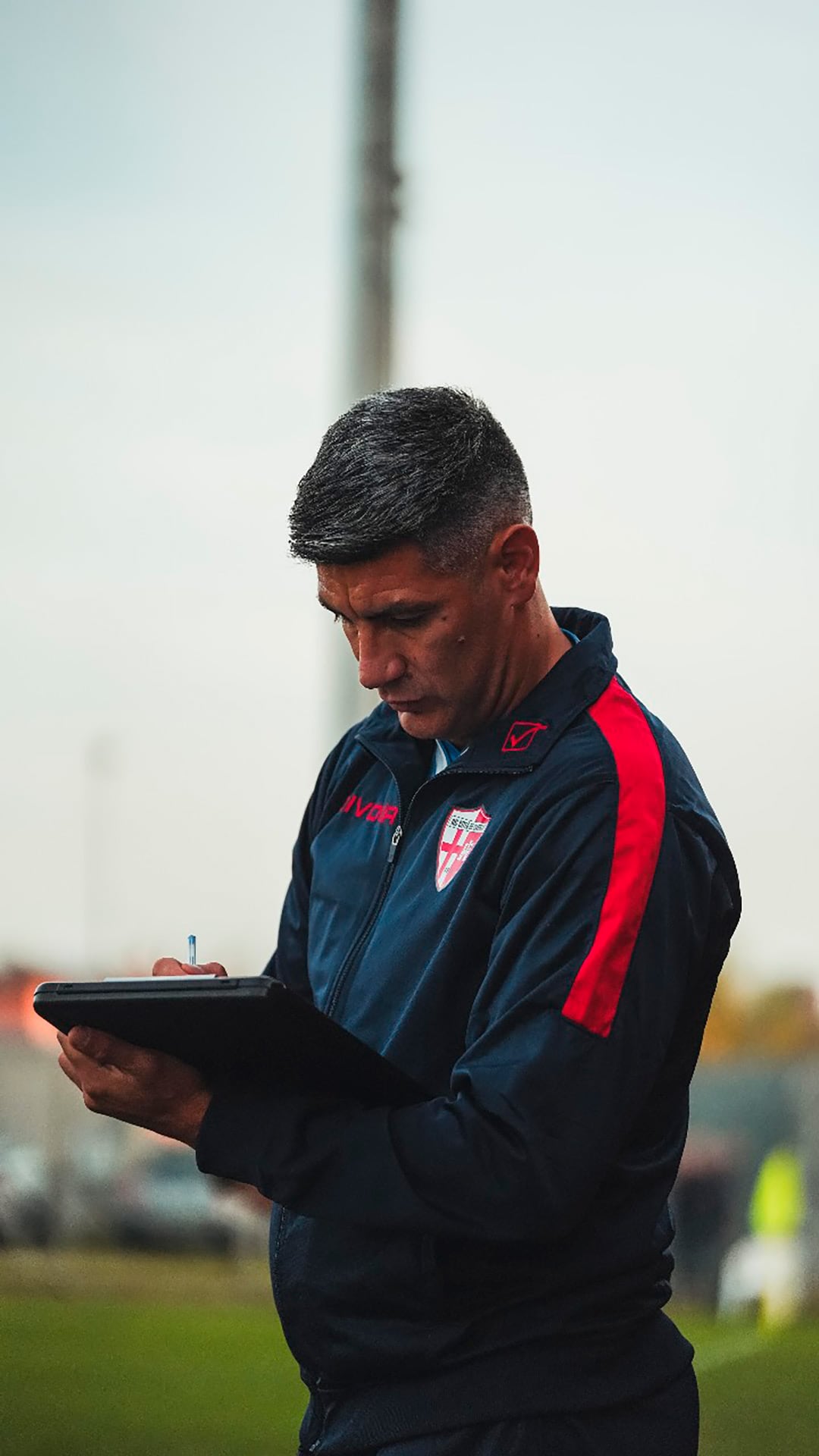 Gabriel Díaz, el entrenador, otro argentino en el corazón del equipo