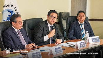 Un liderazgo inédito para el país llega con la designación oficial por parte de la OEA. Los cambios internos y el respaldo de calificadoras globales marcan un antes y un después en la percepción exterior (Foto cortesía Comisión Nacional contra la Corrupción)