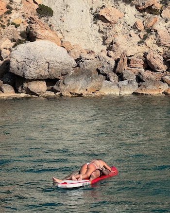 La embarcación con Es Vedrà