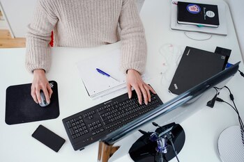 ARCHIVO - Cursar un campamento