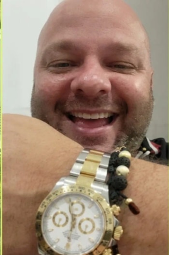 Quintero también explicó que acudió a una notaría y a un establecimiento Rolex después de que se difundiera una noticia sobre el reloj con el que había sido fotografiado, con el propósito de establecer información sobre el objeto - crédito @MigueAQuintero/X