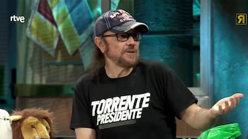 Santiago Segura analiza el impacto de ‘Torrente Presidente’ y la polémica pública en ‘La Revuelta’: “Hablo de más”