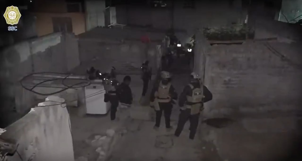 El predio de la colonia América, en Miguel Hidalgo, fue intervenido por autoridades capitalinas como parte de una investigación relacionada con motocicletas con reporte de robo. (Crédito: @SSC_CDMX)