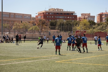 La Guardia Civil y el pueblo gitano se enfrentan en un partido de fútbol