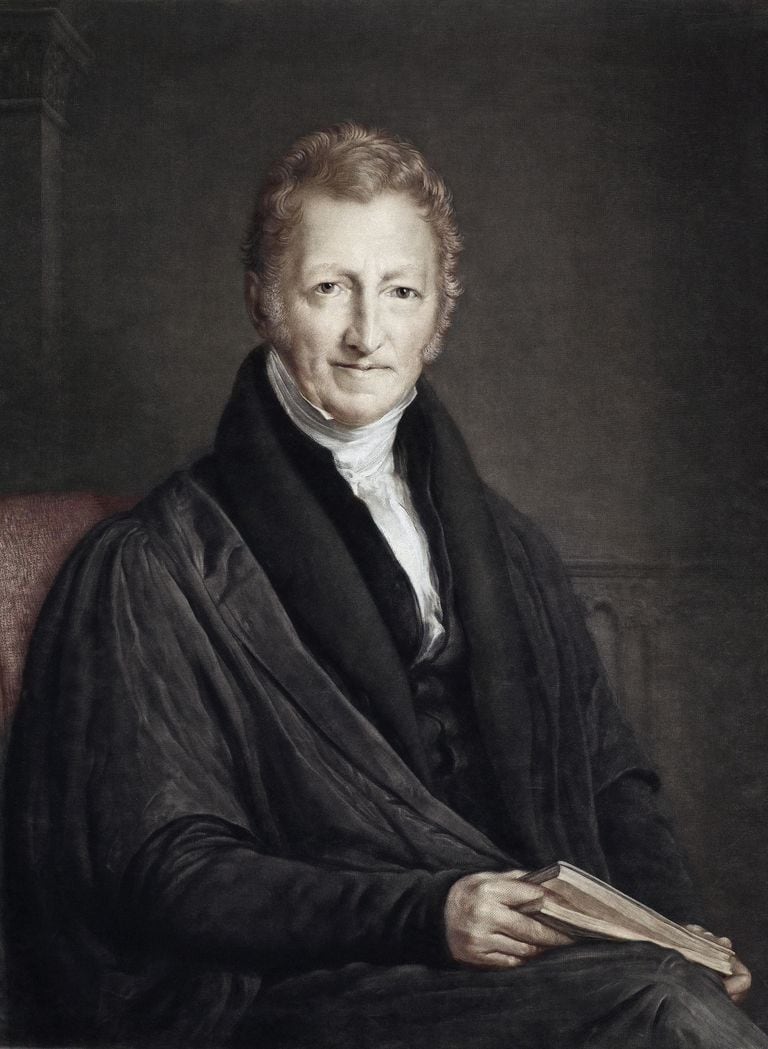 Thomas Malthus, el hombre que formuló la teoría de que la pobreza se resolvía evitando que nacieran los pobres. Aunque fue desmentido una y otra vez por la realidad, su fórmula sigue tentando a muchos políticos