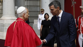 El Gobierno de Ayuso lamenta que Sánchez "no esté a la altura" al ir al Primavera Sound durante la visita del Papa