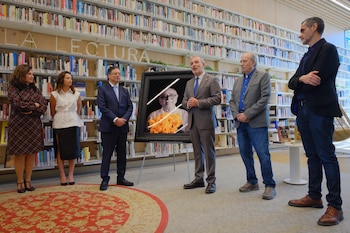 La donación del retrato de Gabriel García Márquez, obra de Mauricio Vélez en 2013, fortalece la relación cultural entre Colombia y Barcelona , según el mandatario - crédito Presidencia de Colombia