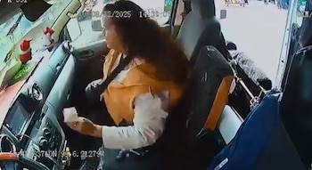 a mujer fue exhibida por