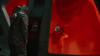 En el tráiler se logra