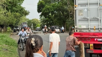 El bloqueo de la Troncal de Occidente por mineros paraliza la vía a la costa Caribe: alcaldesa anunció consejo de seguridad