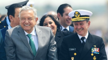 Mientras la FGR no lo encuentra, Rafael Ojeda mantiene sueldo de millones de pesos