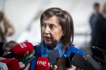 Margarita Robles visita la Base