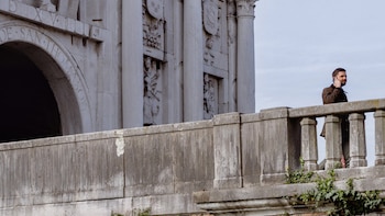 Pesca urbana en los canales de la 'Pequeña Venecia'