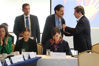 El encuentro en el Hotel Tequendama reunió a exministros, exalcaldes, artistas, académicos y dirigentes de centro y centroizquierda para respaldar la hoja de ruta del acuerdo nacional - crédito @CristoBustos / X