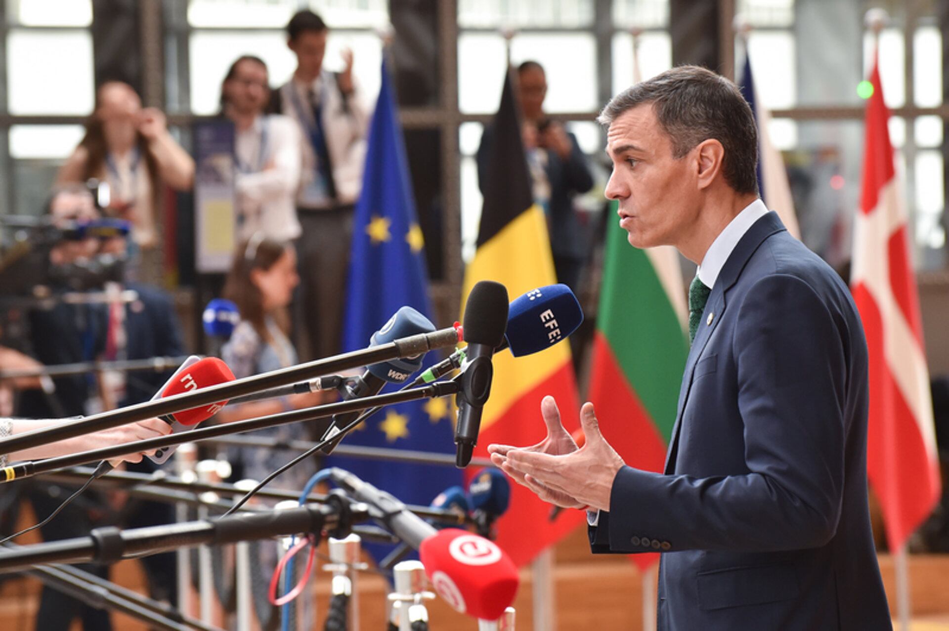 El presidente del Gobierno, Pedro Sánchez, ofrece declaraciones a los medios tras participar en una reunión del Consejo Europeo, a 26 de junio de 2025, en Bruselas. (Moncloa/Fernando Calvo)
