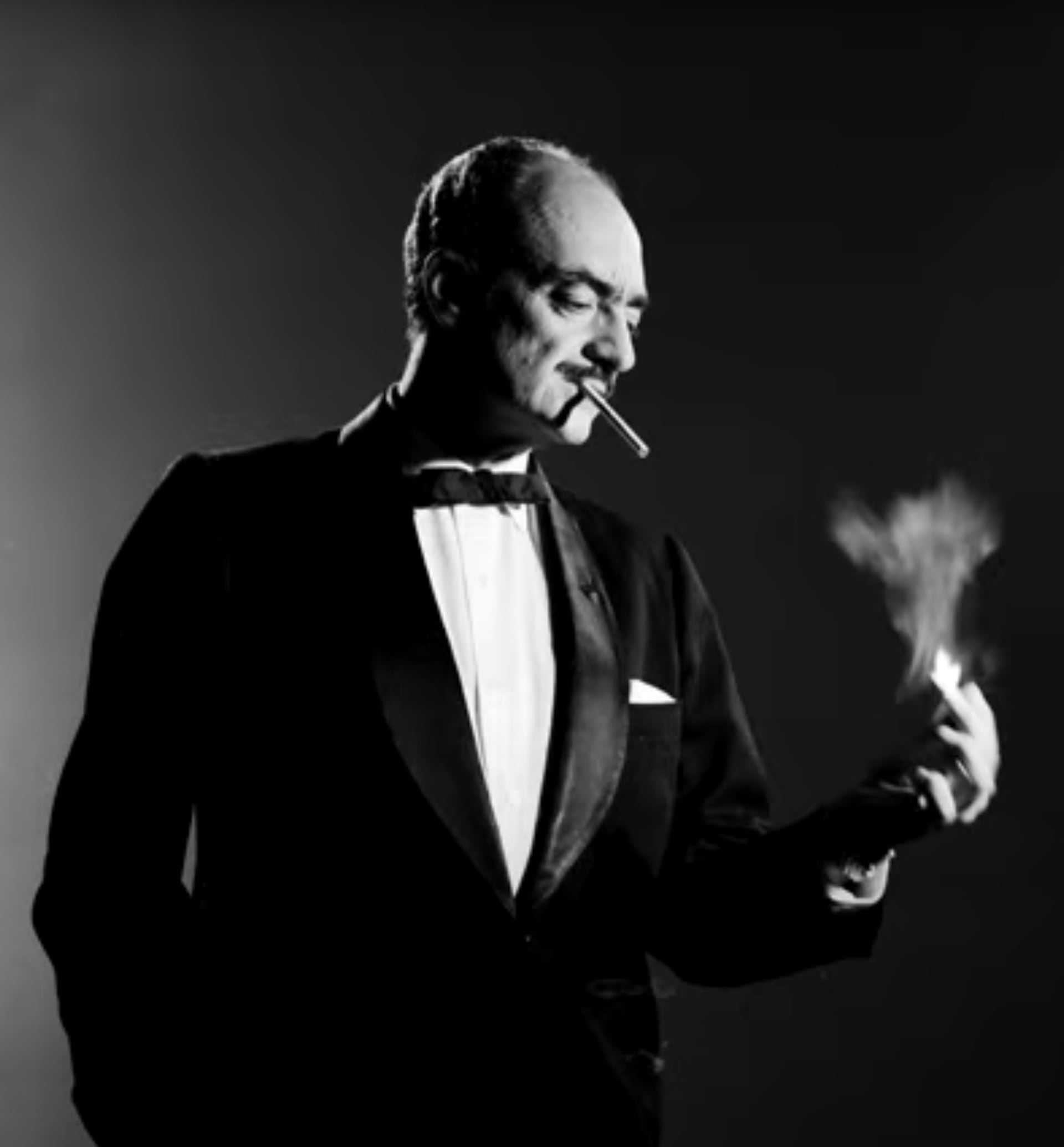 Para entrenar la mano izquierda Lavand jugaba al ping-pong, a la pelota paleta, practicaba esgrima y ensayaba, obseso, trucos con las cartas