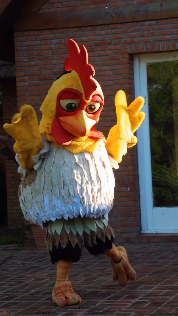 Un show en vivo con personajes del universo infantil, incluyendo la presencia de Bartolito, animó la celebración y generó entusiasmo entre los invitados