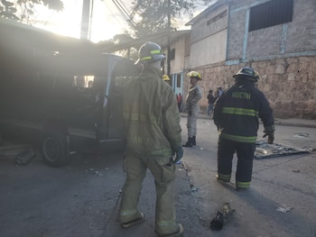 José Edgardo Navarro murió en la escena tras salir expulsado del autobús durante el impacto del accidente.