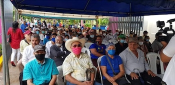 La Alcaldía ahora pide una constancia del Registro Público antes de conceder la exoneración municipal, un paso adicional que obliga a muchos pensionados a desplazarse y presentar más papeles. (Imagen retomada de Nicaragua en Victorias)