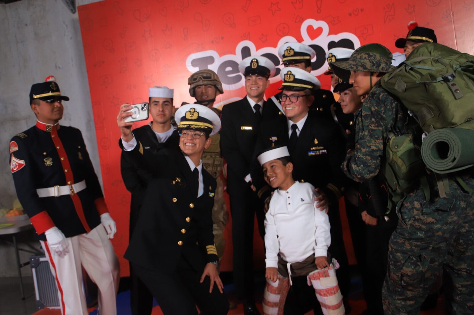 La Marina de Guerra del Perú se hizo presente en la Teletón 2025 para cumplir el sueño de Adrián Jacho. | X / Marina de Guerra del Perú