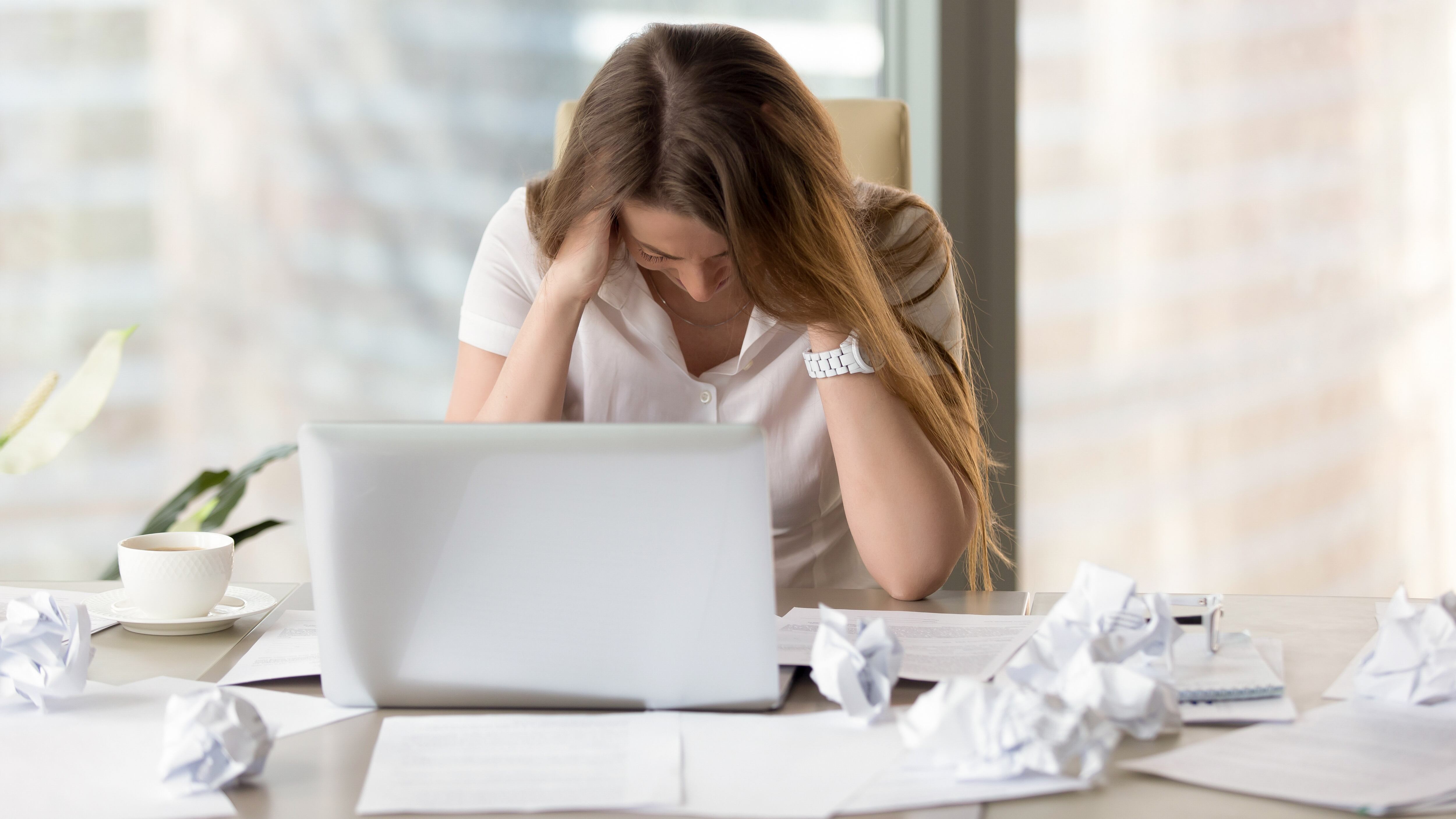 La ansiedad por aceptar un nuevo trabajo afecta tanto a jóvenes como a adultos mayores, según el relevamiento (Freepik)