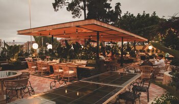 Terraza del restaurante Piparra (Piparra