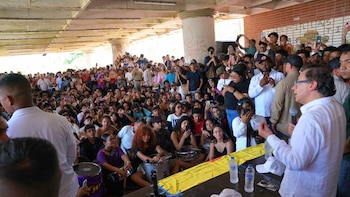 Gustavo Petro recibió particular propuesta de una mujer durante un evento académico en Barranquilla: “Yo te mantengo mi amor”