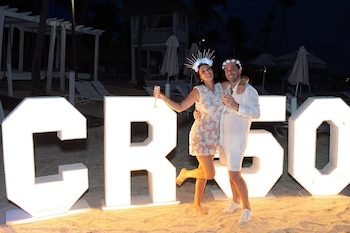 Celina Rucci celebró sus 50 años con una fiesta frente al mar en el Caribe