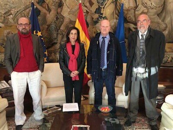José Morata (i), la ministra de Defensa, Margarita Robles, José Piñeiro (c) y Manuel Rosa Recuerda (foto cedida)