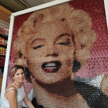 Otra obra con broches, pero