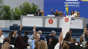 El Parlamento de Venezuela sesionó en un centro de exposiciones en Caracas por los terremotos (@delcyrodriguezv)