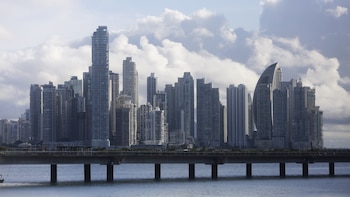 Panamá inicia la construcción de