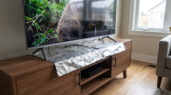 televisor - Smart TV - papel aluminio - tecnología - 25 de mayo