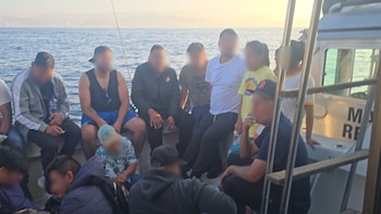 Marina intercepta yates con 45 migrantes, entre ellos tres menores, que buscaban cruzar de forma ilegal a EEUU