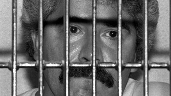 Bajo la sombra de Caro