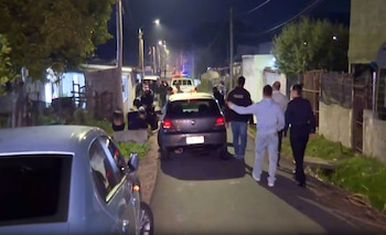 Policía mató a su novia, a sus suegros y luego se suicidó en Uruguay (Captura Telenoche/Canal 4)