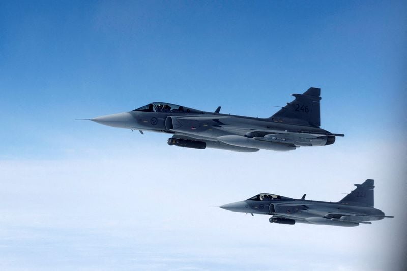 Gobierno revisa compensaciones de los Gripen y busca más tecnología a cambio