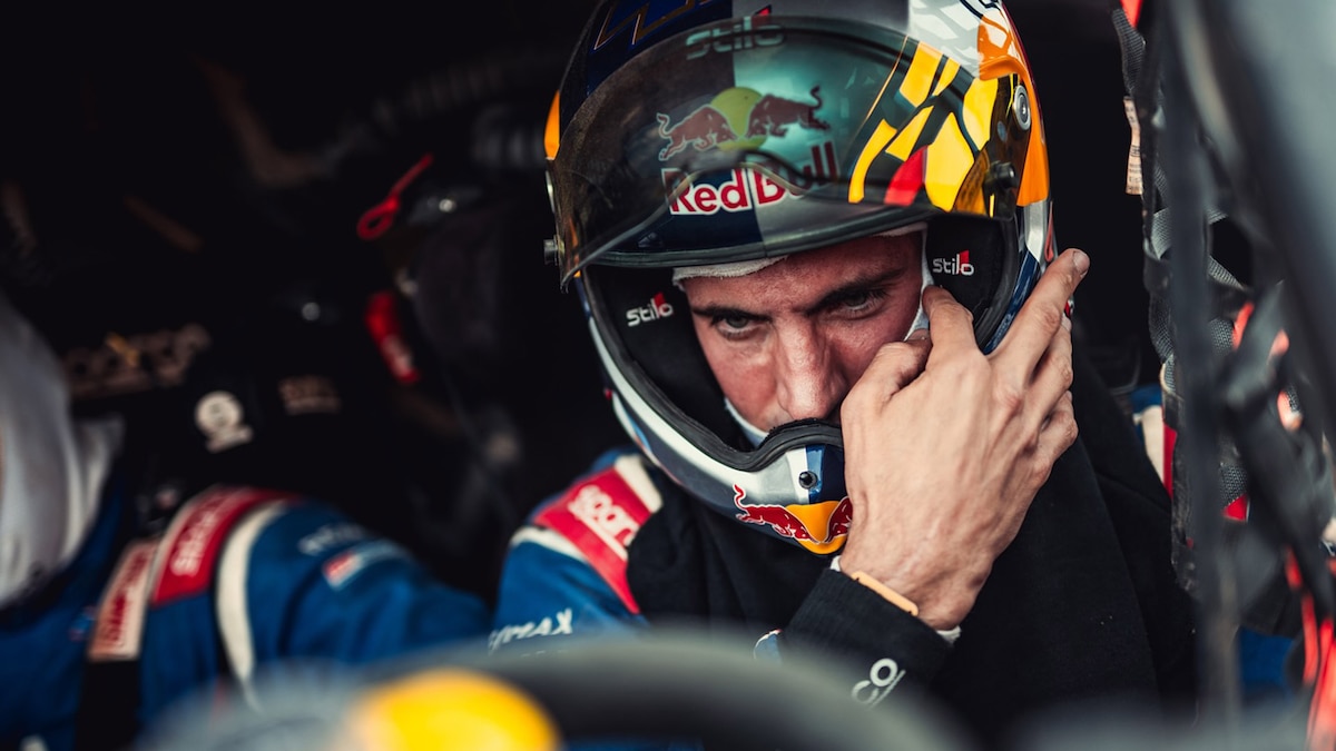 Kevin Benavides junto a su equipo, cambio a UTV para el Dakar