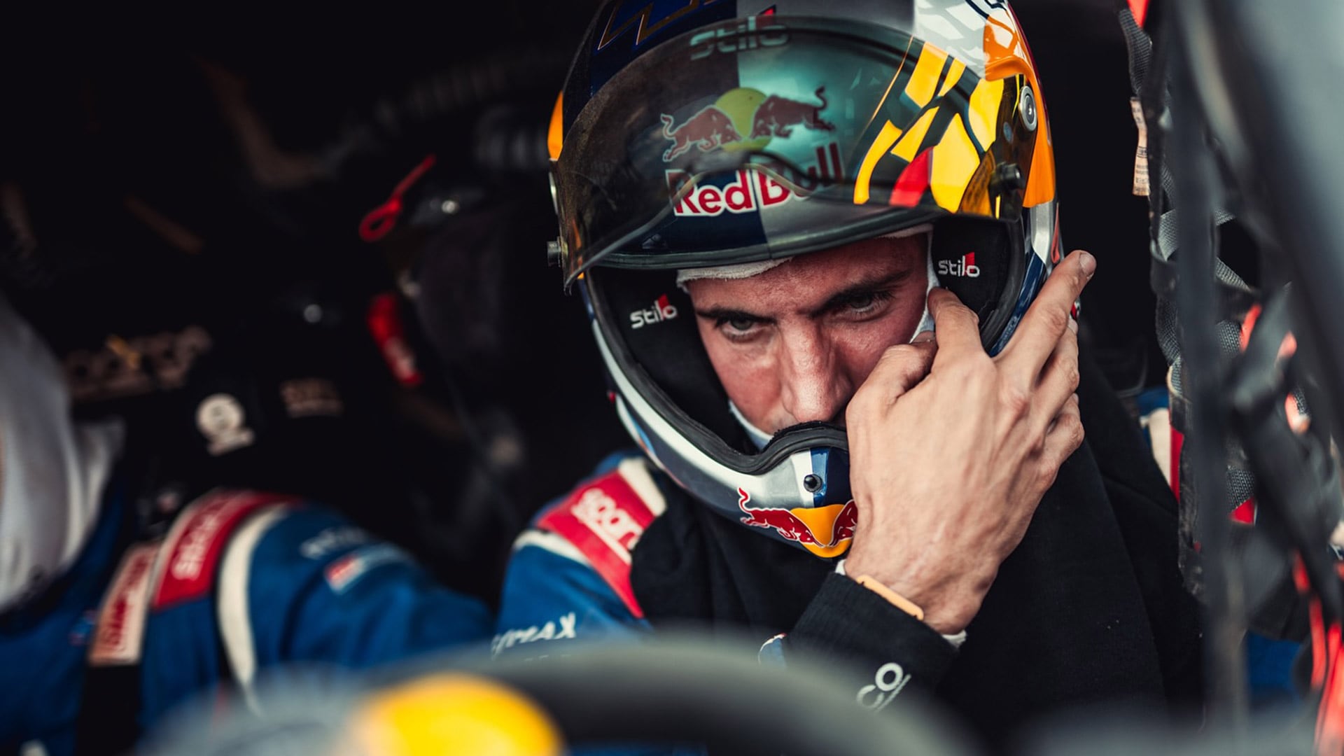 El salteño ganó dos veces en motos en el Rally Dakar y se está iniciando en autos (@kevinmaxbenavides)