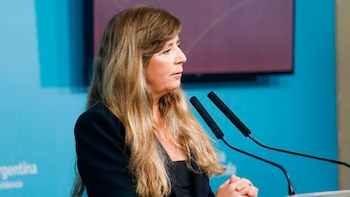 Gabriela Cerruti habla durante la