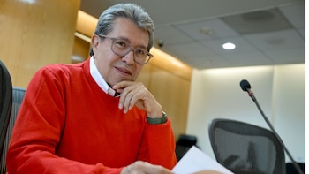 Ricardo Monreal llamó a un acuerdo entre ministros para que elijan a su presidente, y reconoció la contradicción en la ley.
