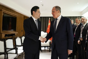 Lavrov y Gang sostuvieron la “inaceptabilidad de las prácticas modernas del neocolonialismo (REUTERS)