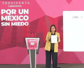 Xóchitl Gálvez durante la conferencia