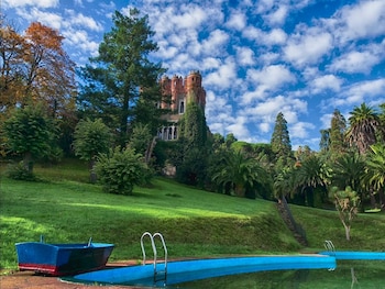 Jardines del Castillo de Ocharán (Turismo de Castro-Urdiales)