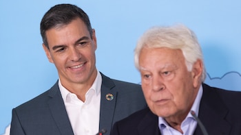 Nuevo ataque de Felipe González a Pedro Sánchez por gobernar sin presupuestos: “Esto es una antigualla porque ahora ya no se lleva”