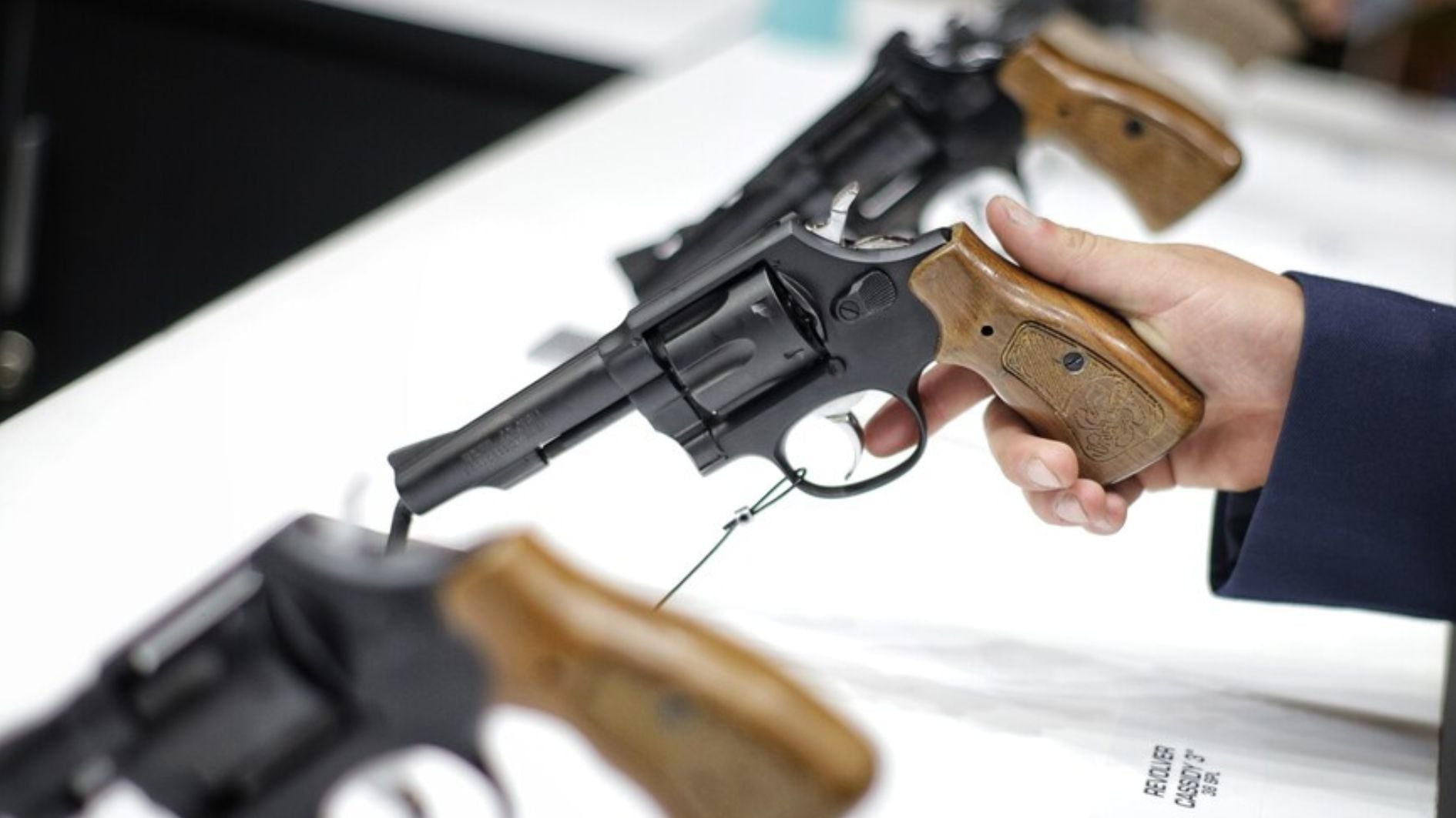 Las estadísticas de criminalidad citadas por De la Espriella apuntan a que la mayoría de crímenes con armas involucran armas ilegales - crédito Álvaro Tavera/Colprensa